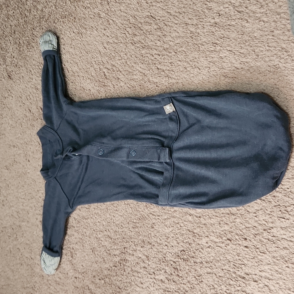 Goumi kids newborn gown gray barely worn pet free and smoke free house